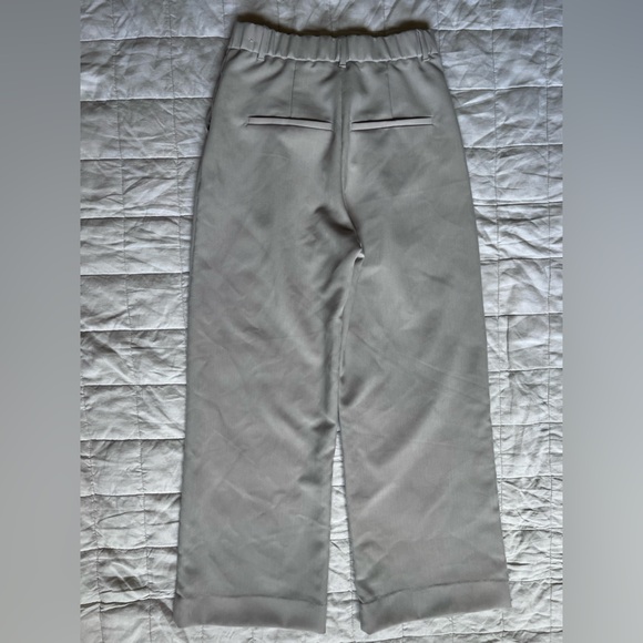 Abercrombie & Fitch Light Taupe Sloane Tailored Wide Leg Pant - 28/6 Short - Picture 3 of 11
